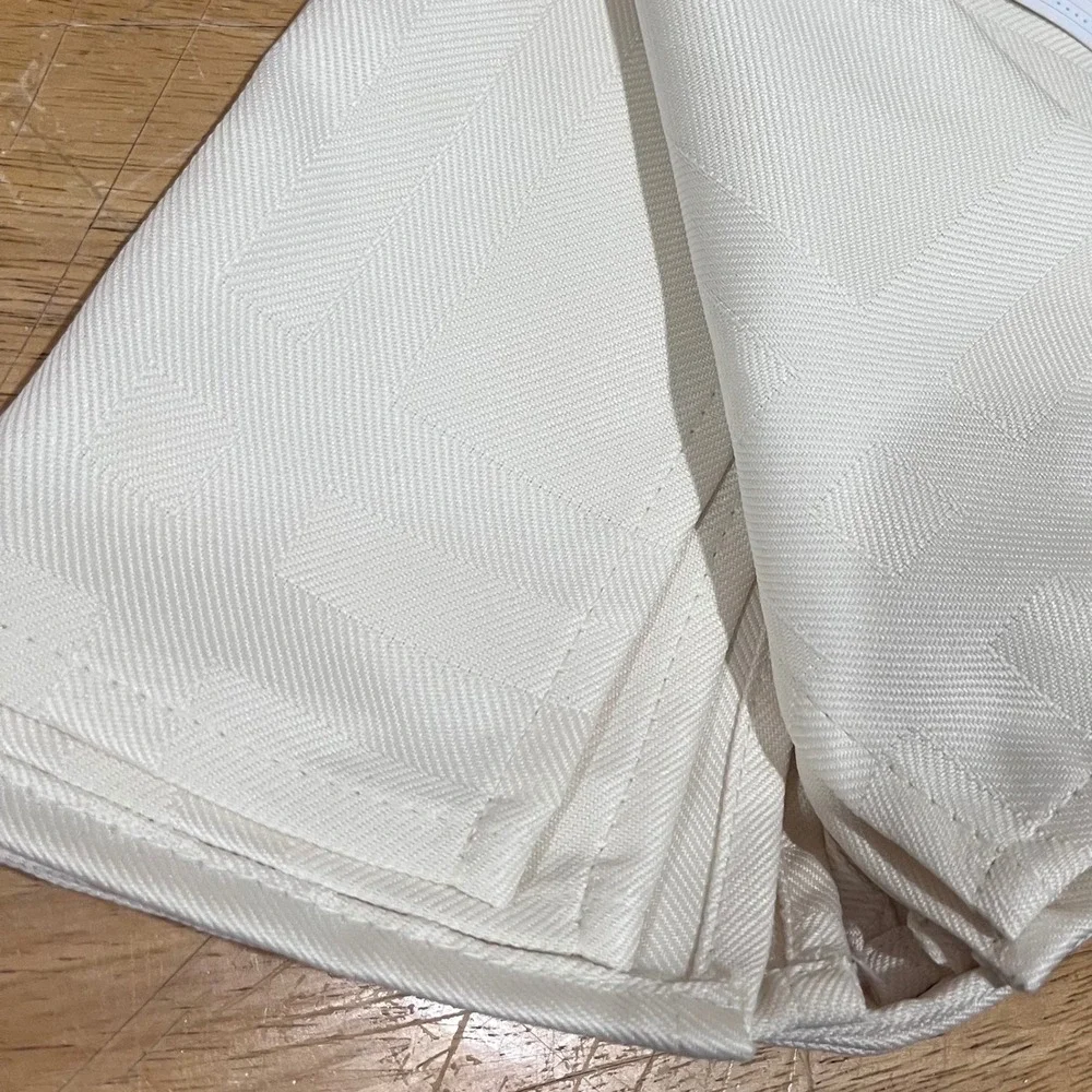Martha Stewart Collection Ivory Herringbone Napkins Set of 2 Polyester 19x19 NEW